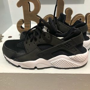 Nike huarache shoes